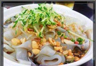 涼皮夏天的首先,不用洗面,就能完美做出面皮和面筋,做出來(lái)超好吃