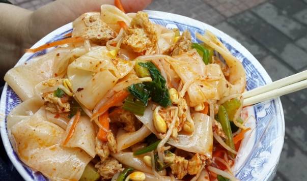 拌涼皮時(shí),不要少放這 5種料 ,要不然涼皮不香也不入味