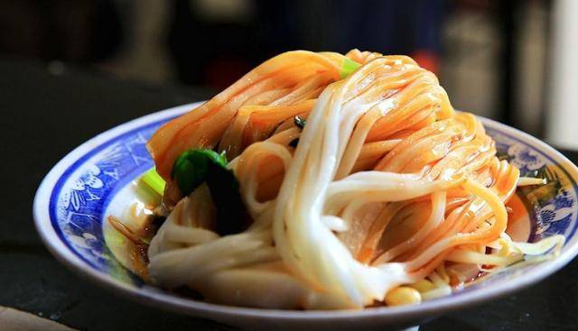 涼皮辣椒油和涼皮口感,哪個更重要