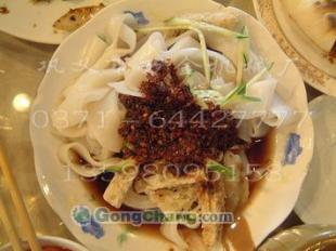 供應ML蒸汽涼皮機 以創新科技引領市場，助推傳統美食產業蓬勃發展